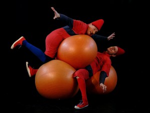 Hov-Hov.. Nå Klovne og tre bolde